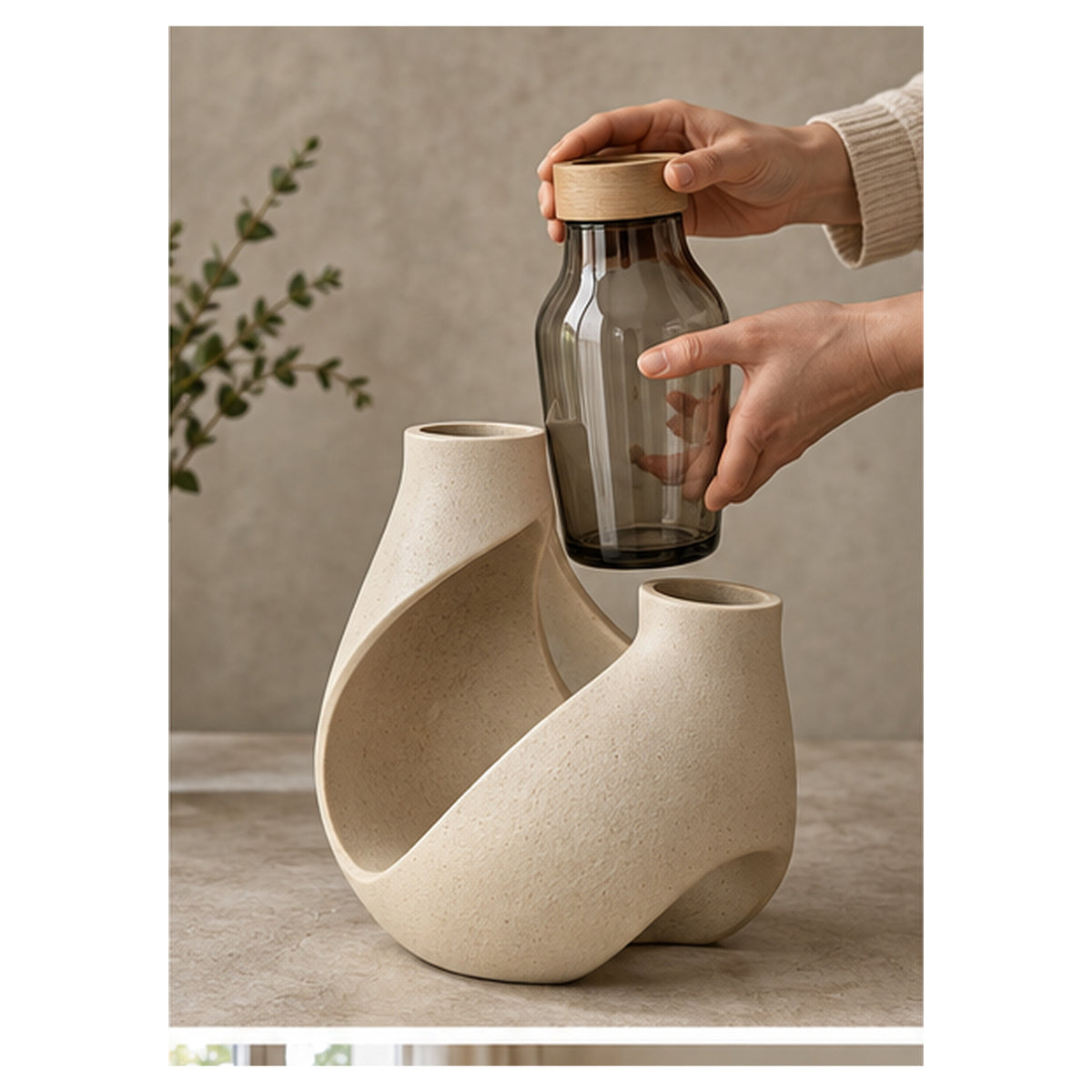Vase Ruban Minéral – Vase sculptural à cœur en verre fumé
